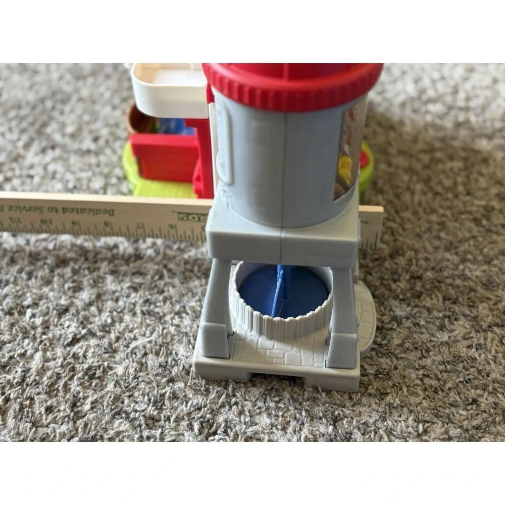 2016 Fisher‎ Price Farm Barn Toy WORKS! Talking Singing Little People Play Set
